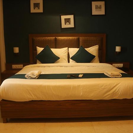 Hotel Palm Beach Pride Navi Mumbai Exterior photo